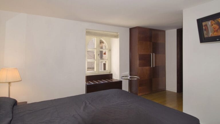 Standard room bedroom